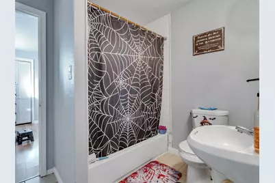 4323 Avenue R 1/2, Galveston, TX 77550 - Photo 15