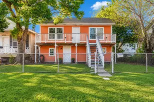 4323 Ave R 1/2, Galveston, TX 77550 - Photo 1
