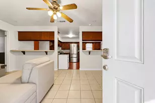 4323 Ave R 1/2, Galveston, TX 77550 - Photo 5