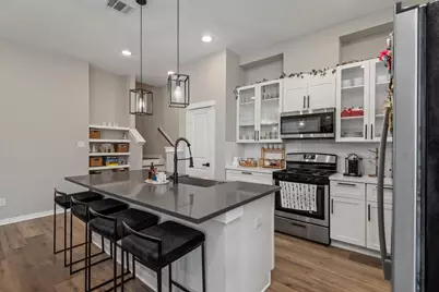 6721 Parker Oaks Lane, Houston, TX 77076 - Photo 9