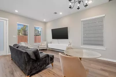 6721 Parker Oaks Lane, Houston, TX 77076 - Photo 13