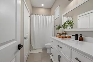 6721 Parker Oaks Ln, Houston, TX 77076 - Photo 25