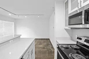 3602 Garrott Street St, Houston, TX 77006 - Photo 11