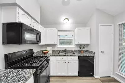 6715 Bluebottle Lane, Katy, TX 77449 - Photo 9