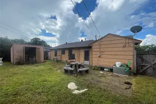 1900 W Gulf St, Baytown, TX 77520 - Photo 5