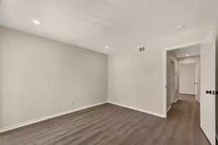 5056 Glenmont Dr, Houston, TX 77081 - Photo 23