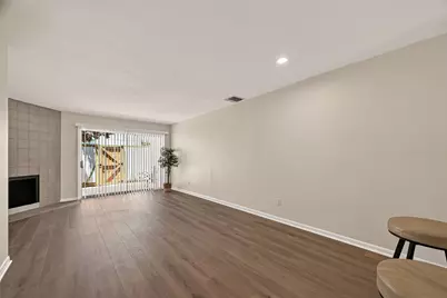 5056 Glenmont Drive, Houston, TX 77081 - Photo 7