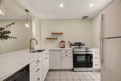 5056 Glenmont Drive, Houston, TX 77081 - Photo 11
