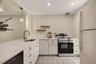 5056 Glenmont Dr, Houston, TX 77081 - Photo 11