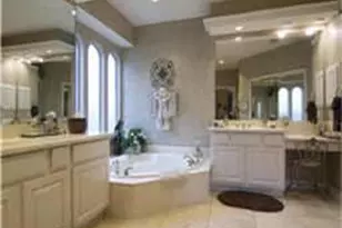 12435 Lago Bend Ln, Houston, TX 77041 - Photo 9