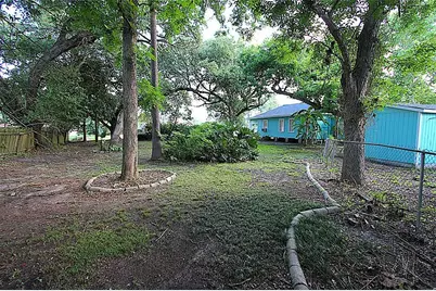 1207 Ross Street, La Marque, TX 77568 - Photo 9