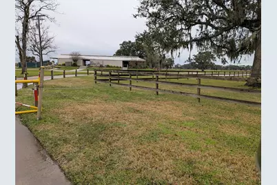 861 Longhorn Trail, Angleton, TX 77515 - Photo 5