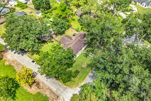 404 S 14th St, West Columbia, TX 77486 - Photo 9