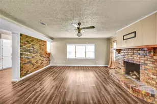 404 S 14th St, West Columbia, TX 77486 - Photo 29