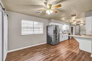 404 S 14th St, West Columbia, TX 77486 - Photo 23