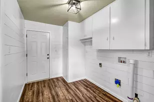 404 S 14th St, West Columbia, TX 77486 - Photo 25