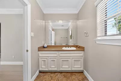 8438 Darlington Drive, Houston, TX 77028 - Photo 37
