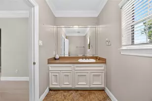 8438 Darlington Dr, Houston, TX 77028 - Photo 37