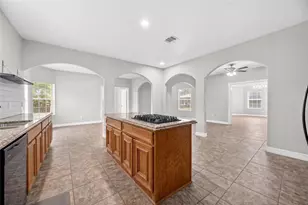 8438 Darlington Dr, Houston, TX 77028 - Photo 11