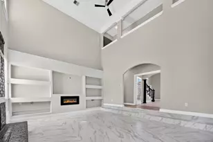 8438 Darlington Dr, Houston, TX 77028 - Photo 9