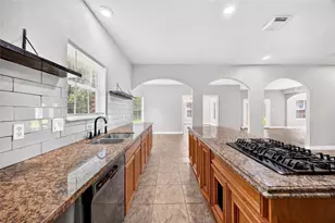 8438 Darlington Dr, Houston, TX 77028 - Photo 15