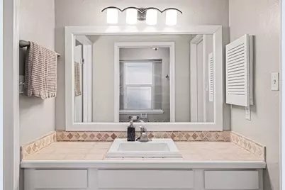 23 S Tallowberry Drive, The Woodlands, TX 77381 - Photo 17