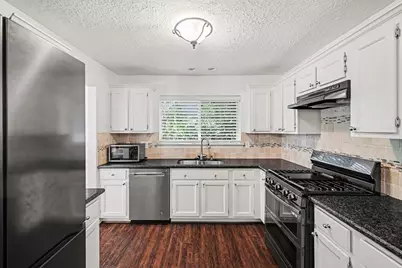 23 S Tallowberry Drive, The Woodlands, TX 77381 - Photo 11