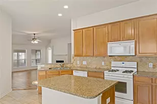 12804 Flat Creek Dr, Pearland, TX 77584 - Photo 13
