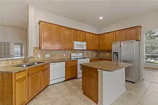 12804 Flat Creek Dr, Pearland, TX 77584 - Photo 11