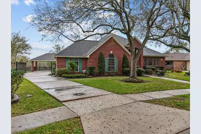 318 Green Oaks Drive, League City, TX 77573 - Photo 3