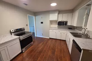 465 N Horton St, La Grange, TX 78945 - Photo 1