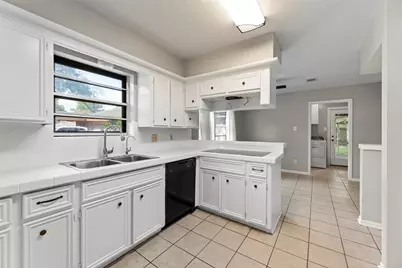 8102 Renmark Lane, Houston, TX 77070 - Photo 11
