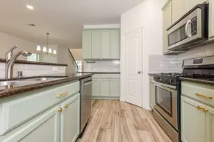 4655 Trembling Forest Ln, Houston, TX 77092 - Photo 9