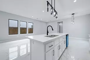 90 Burress St, Houston, TX 77022 - Photo 11