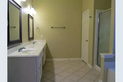 104 Laguna Pointe Drive, League City, TX 77573 - Photo 9