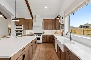 12010 Upper Meadows Ave, Mont Belvieu, TX 77535 - Photo 7