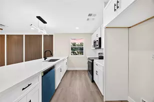 2426 Woodsdale Blvd, Houston, TX 77038 - Photo 15