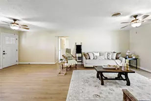 307 Avenue G, Brazoria, TX 77422 - Photo 7