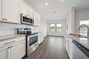 600 Danielle St, Dayton, TX 77535 - Photo 3