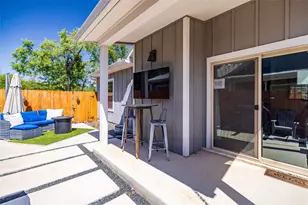 502 S Eagle St, Fredericksburg, TX 78624 - Photo 17