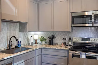 502 S Eagle Street #202, Fredericksburg, TX 78624 - Photo 3