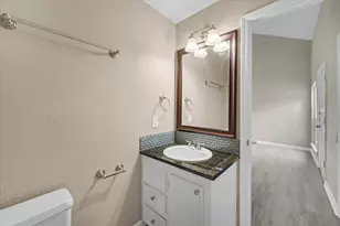 502 S Eagle St, Fredericksburg, TX 78624 - Photo 31