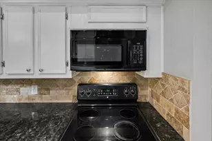 502 S Eagle St, Fredericksburg, TX 78624 - Photo 35