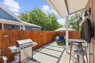 502 S Eagle St, Fredericksburg, TX 78624 - Photo 19