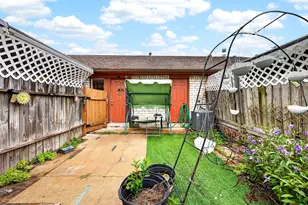 12223 Sharpview Dr, Houston, TX 77072 - Photo 25