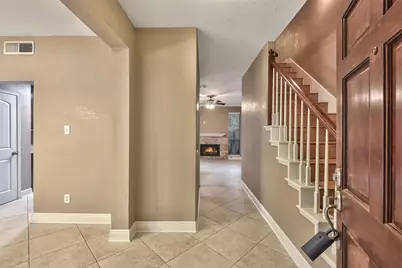 5 E Willowwood Court, The Woodlands, TX 77381 - Photo 3