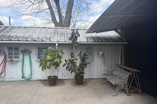817 S Main St, Highlands, TX 77562 - Photo 7