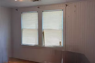 817 S Main St, Highlands, TX 77562 - Photo 11