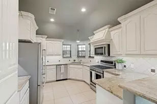 105 Wisteria St, Richwood, TX 77531 - Photo 7