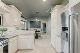 105 Wisteria St, Richwood, TX 77531 - Photo 9